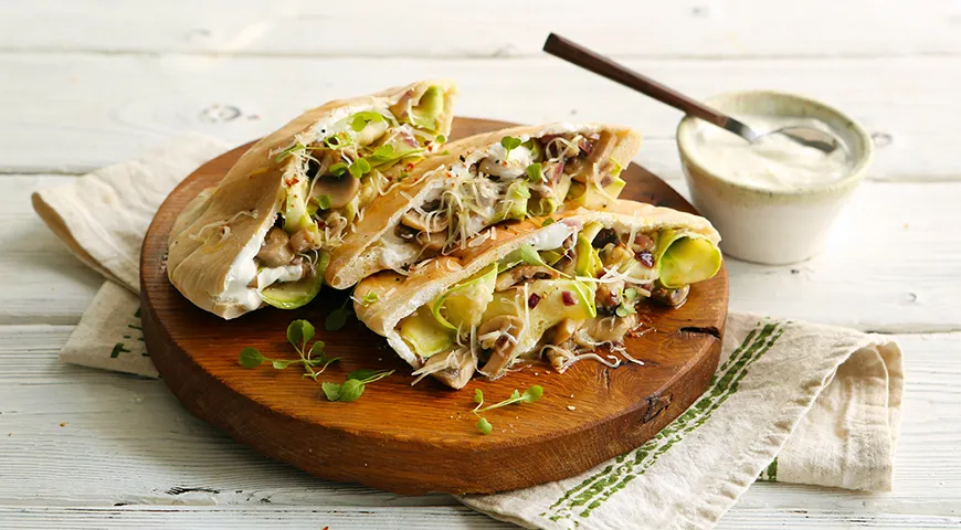 Рецепт кабачков с шампиньонами в пите