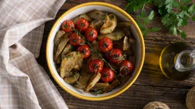 Суперполезный салат из топинамбура с помидорами черри