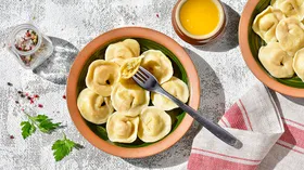 Тесто  с свининой