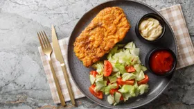 Поделились рецептом самых хрустящих куриных отбивных в аэрогриле