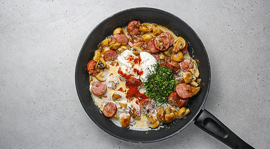 Грибное рагу с краковской колбасой