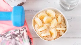 Овсянка на воде с бананом