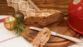 Домашний хлеб с вяленой вишней и грецкими орехами