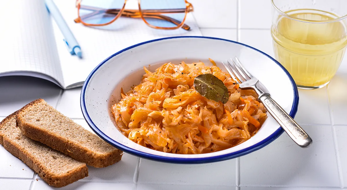 Рецепт тушеной капусты с корнем петрушки