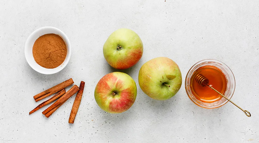 Яблоки с медом в духовке