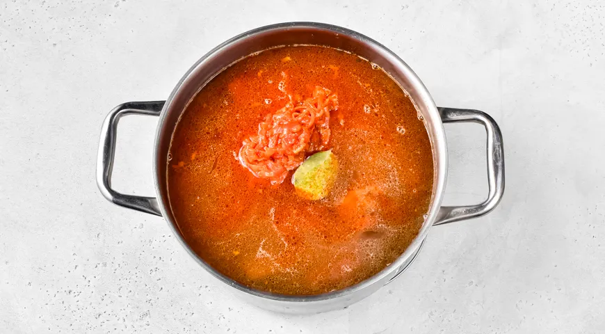 Суп с копчеными ребрышками и фасолью