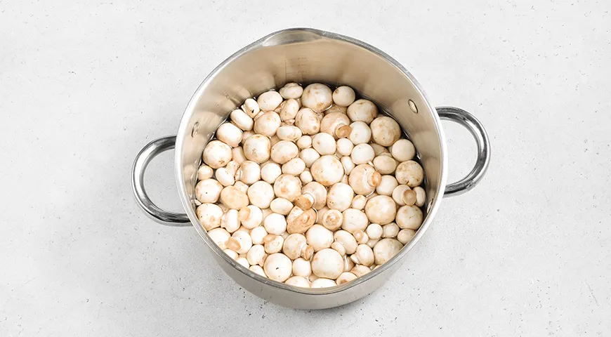 Маринованные шампиньоны с морковью по-корейски