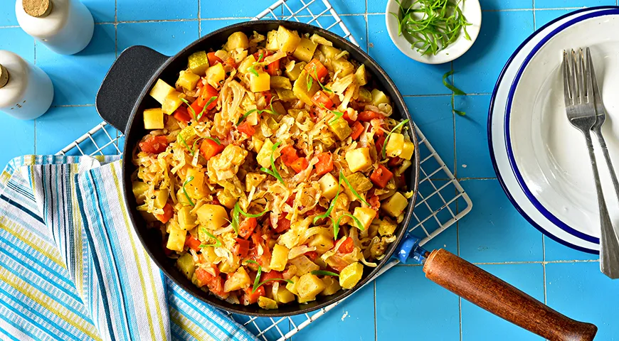 Рагу из курицы с овощами и картошкой на сковороде простой рецепт пошаговый