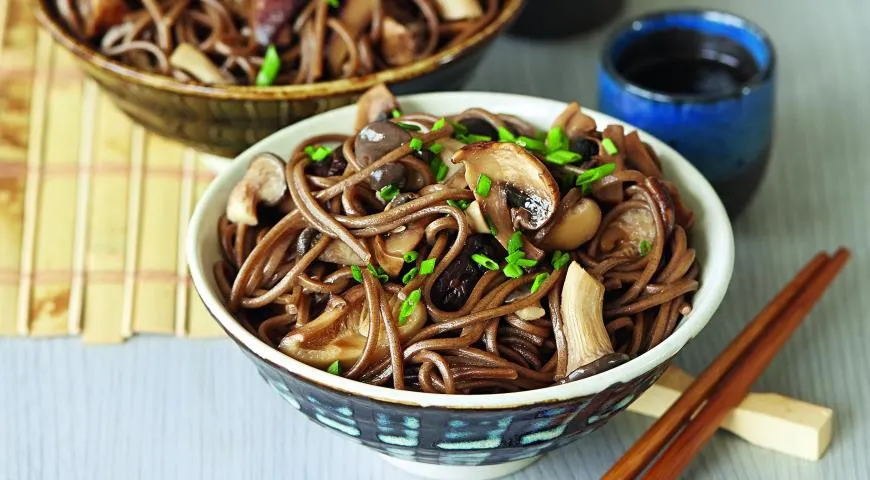 Гречневая лапша с грибами