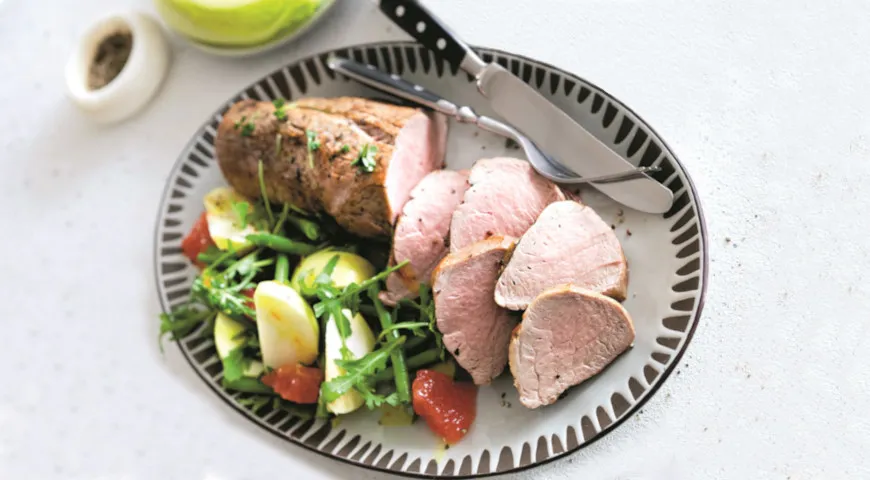 Свинина, запеченная в травах