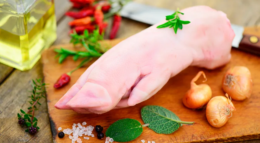 Пик продаж свиных ножек в мясных лавках и на рынках приходится на период с октября по февраль