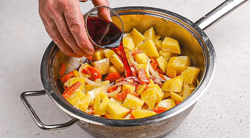 Овощное рагу с копчеными ребрышками