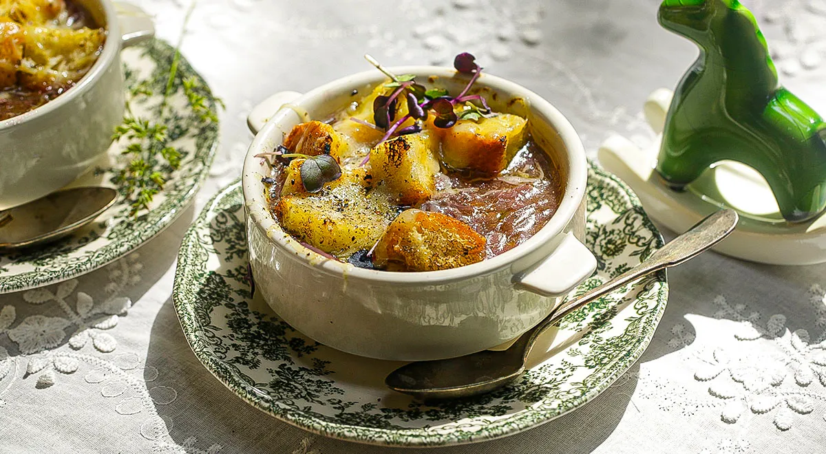 Луковый суп с вином