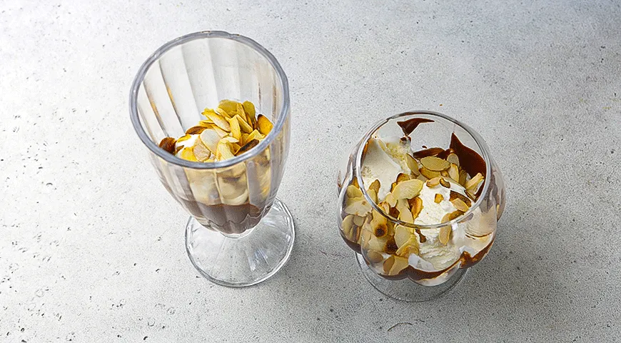 Сандей с мороженым