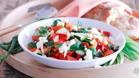 Рецепты с уксусом, томатами и рассольными сырами