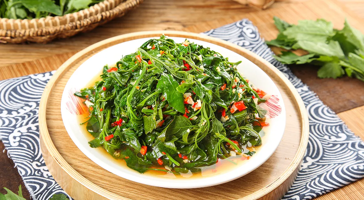 Как разобраться в зеленых салатах: от руколы до пак-чоя — вкус, сочетания и заправки