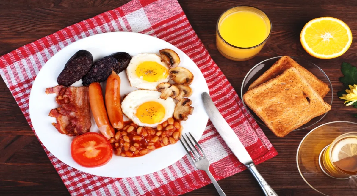 Всего один продукт в классическом завтраке является калорийной бомбой, — диетолог раскрыл секрет, что это за продукт и чем его можно заменить