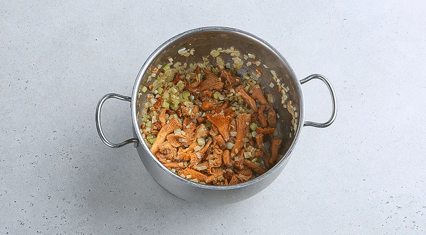 Кукурузный чаудер с лисичками