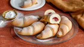 Постные рогалики с повидлом