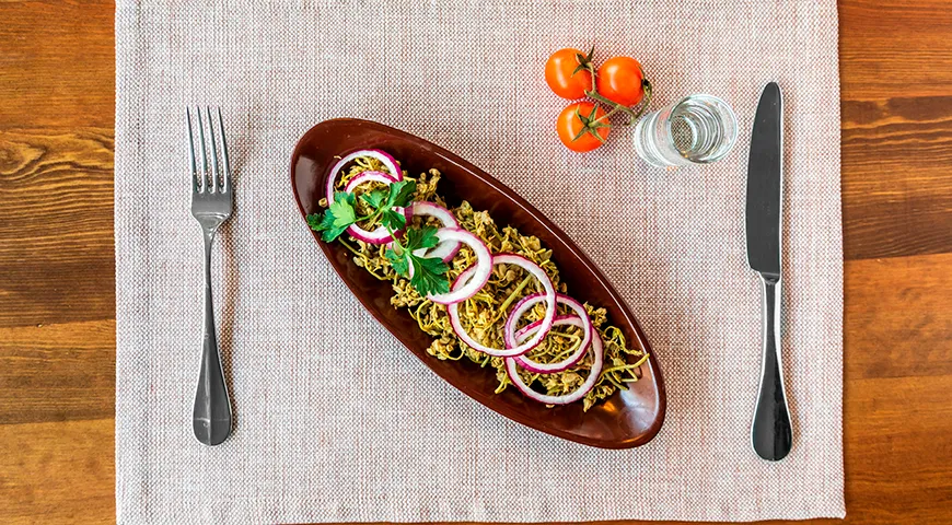 Грузинский салат-закуска из джонджоли 