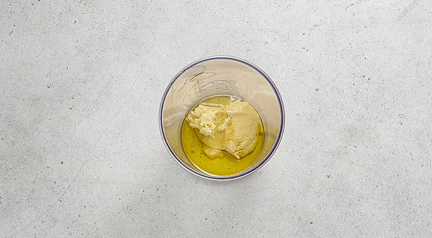 Соус с чесноком и медом