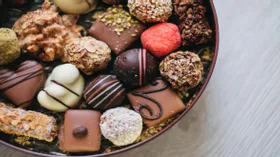 Международный день шоколадных конфет: когда отмечают и как выбрать конфеты для подарка