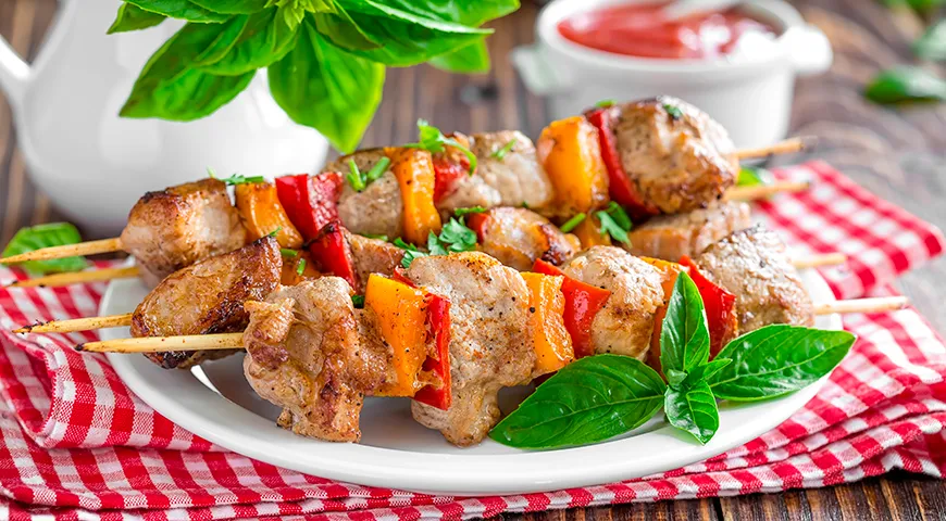 Шашлык в духовке на шпажках