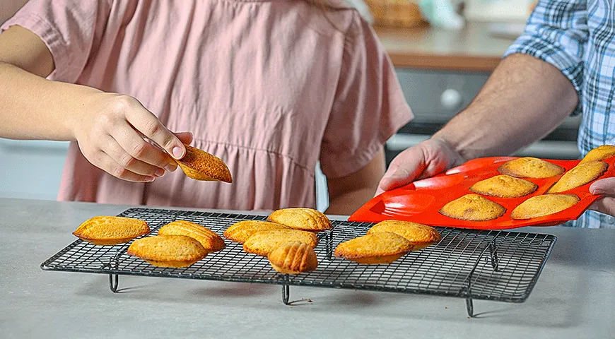 Печенье «Мадлен» с маракуйей