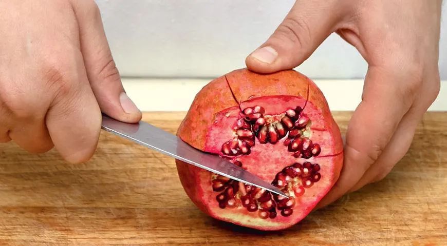 Как быстро почистить гранат от кожуры. Как быстро почистить гранат от кожуры. Как быстро почистить гранат от кожуры. Гранат разрезанный. Как почистить гранат.