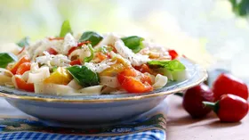 Рецепты с мясом, мягкими сырами и черри