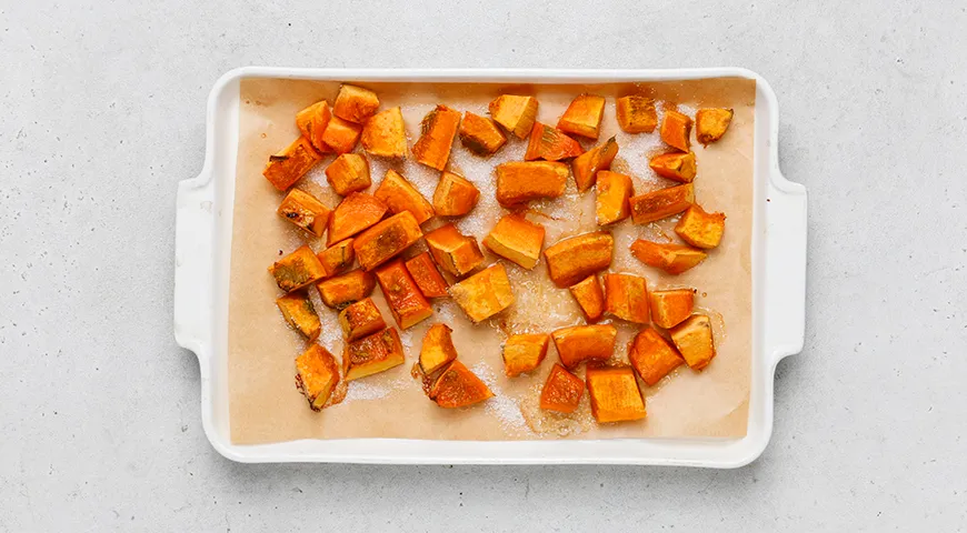 Шарлотка с тыквой и корицей