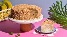 Медовик с бананом