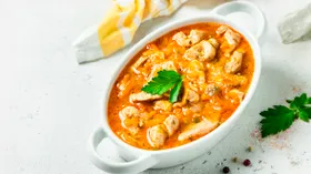 Куриный гуляш в мультиварке