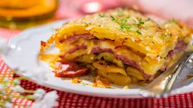 Рецепты с колбасой и сыром полутвёрдым