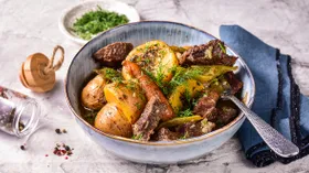 Тушеная картошка с мясом в мультиварке