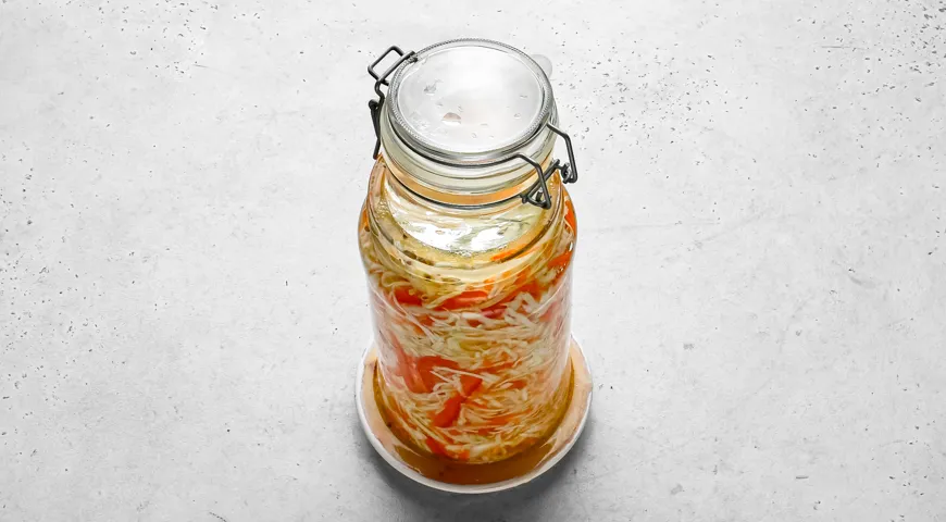 Быстрая маринованная капуста с перцем