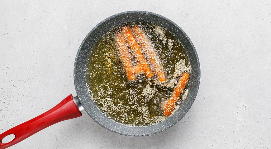 Жареные картофельные палочки из пюре