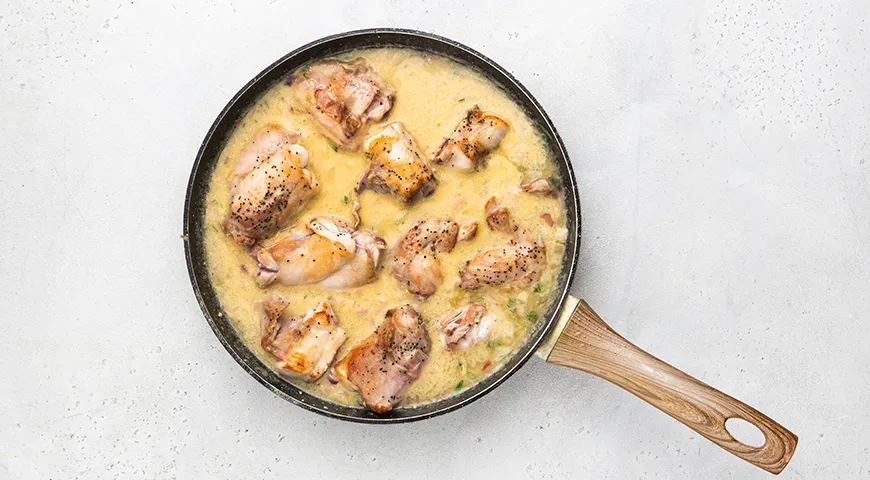 Кролик, тушенный в сливках