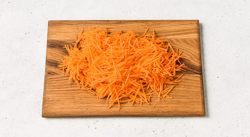 Морковь со сметаной и чесноком