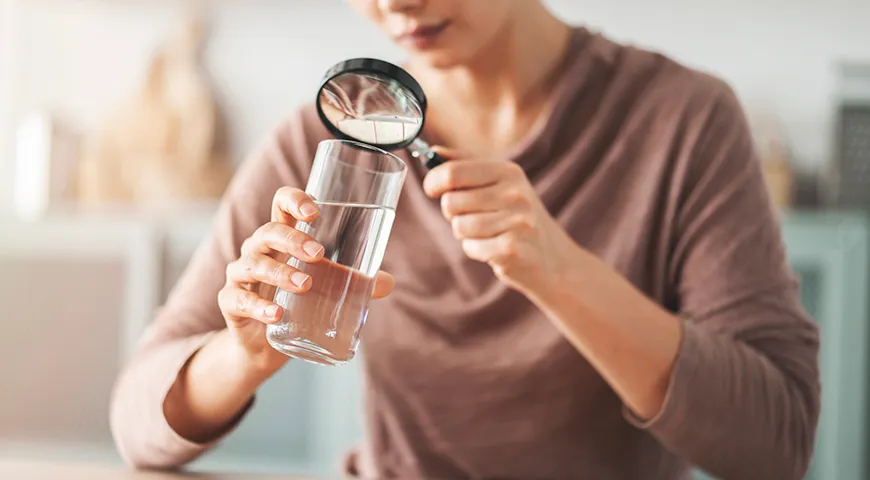 Объем стакана равен объему жидкости, которую он вмещает