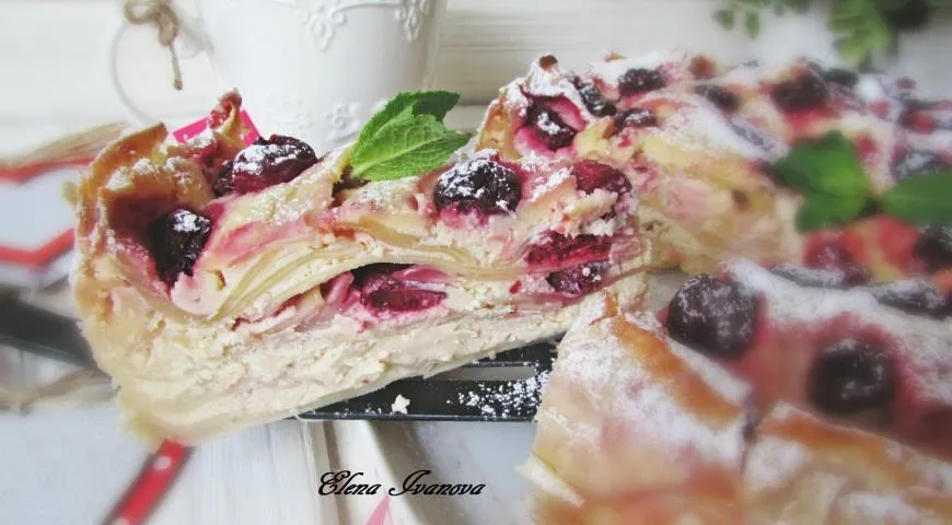 Вкусный творожно-ягодный ленивый пирог