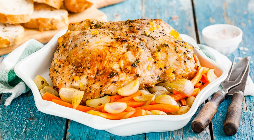 Свинина с овощами в духовке