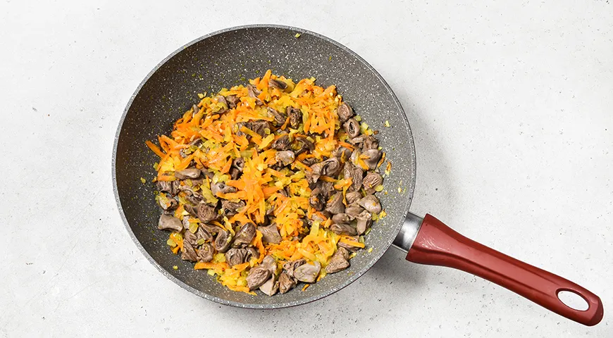 Гуляш из куриных сердечек