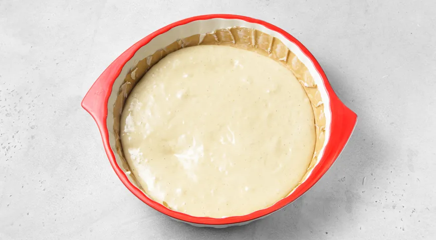 Заливной пирог с вареньем на молоке