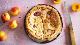 Безглютеновый пирог на гречневой и миндальной муке с абрикосами