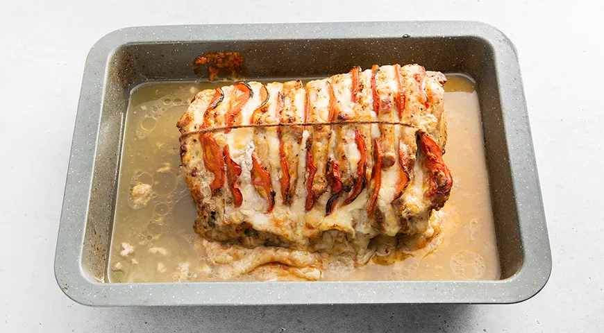 Гармошка из свинины с помидорами