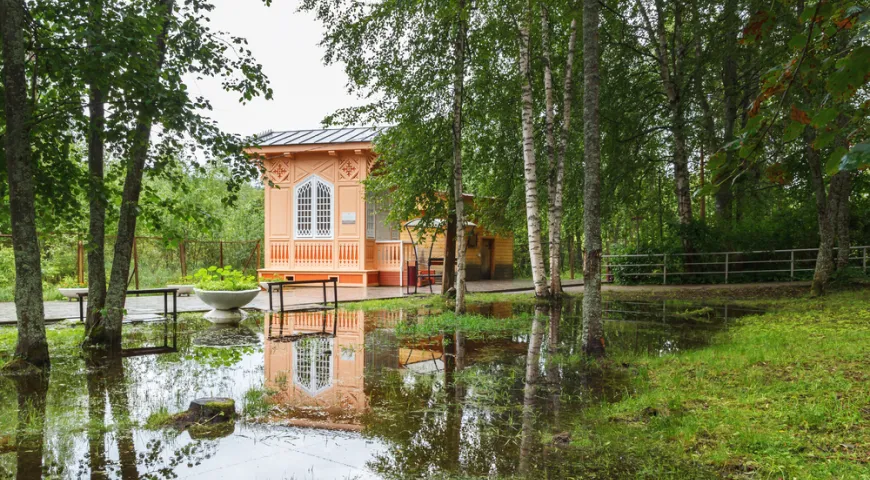 Закрытый павильон над источником, Марциальные воды (Фото: shutterstock/FOTODOM)