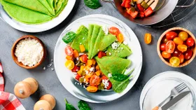 Блины и оладьи со шпинатом: 3 ярких и вкусных рецептов