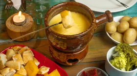 Сырное фондю по-деревенски