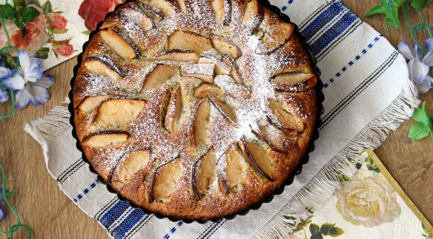 Творожный пирог с маком и яблоками